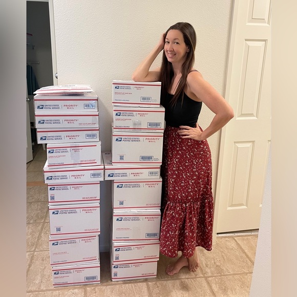 PLEASE LIKE THIS LISTING TO BE NOTIFIED  WHEN I GO LIVE 😊 - Picture 2 of 6